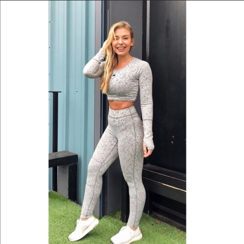 Fleur texture long sleeve crop top size M